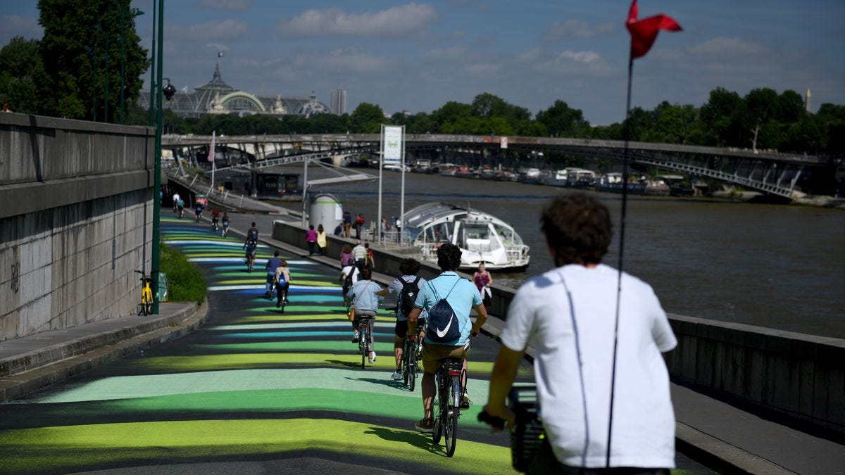 Paris became a cycling success story—and built a roadmap for other cities - Curbed